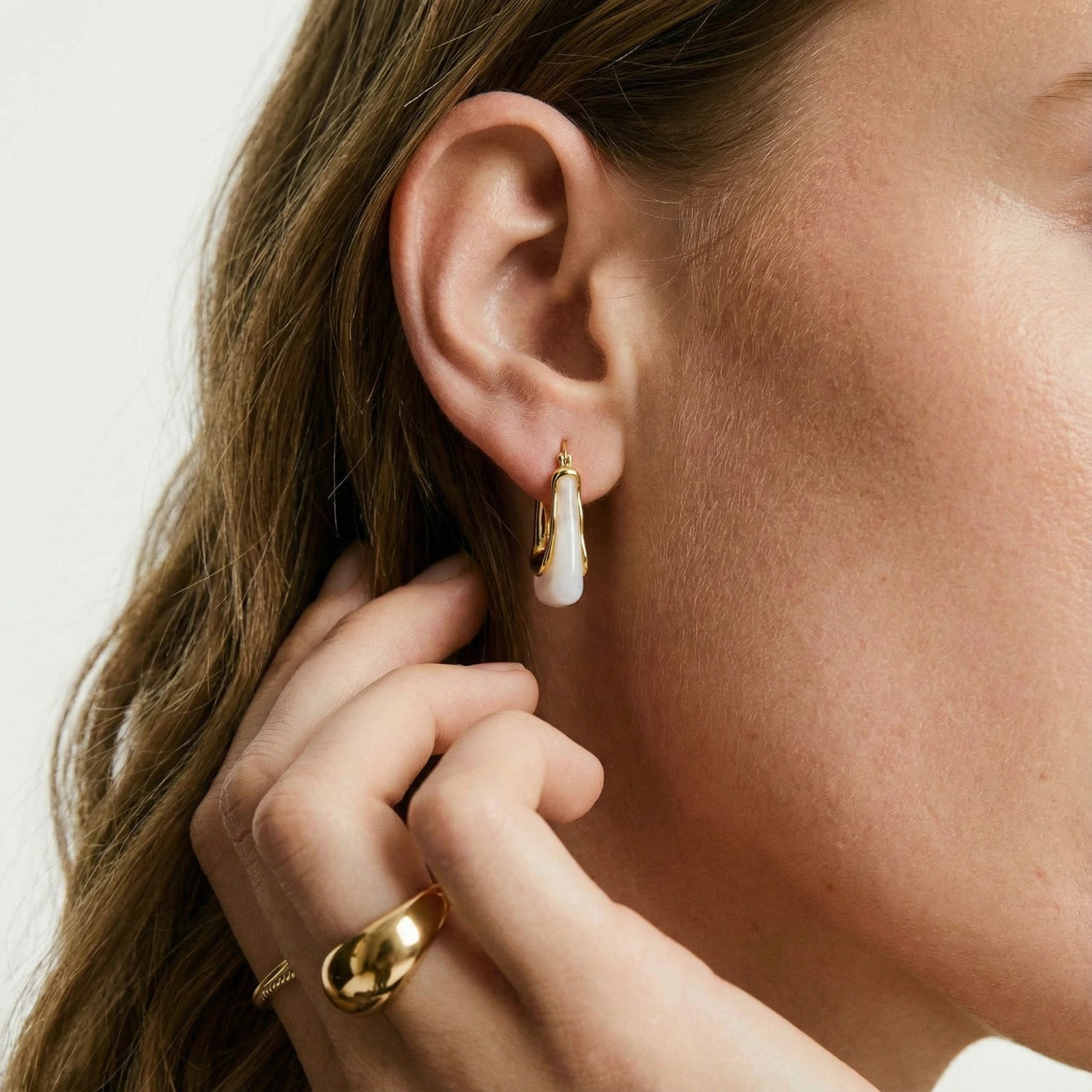 Liquid Curve Hoops
